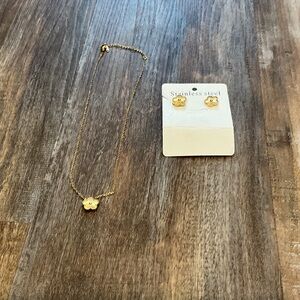 Elegant Gold Flower Necklace and Earring Set